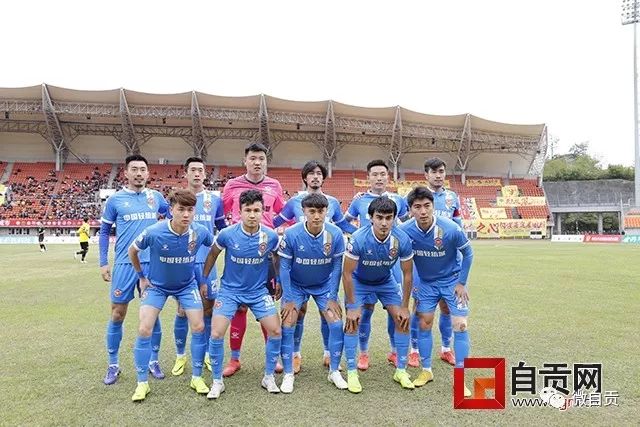 詹姆斯首节亮相9分钟，贡献2分2助攻